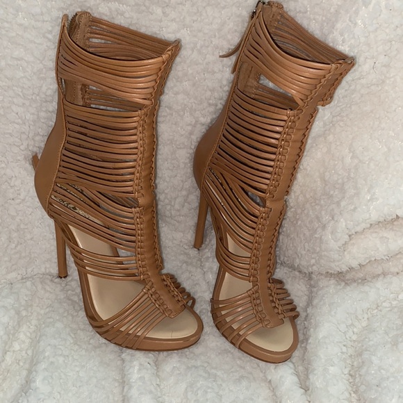 Vince Camuto Barbara Heel In Tan - Picture 2 of 6